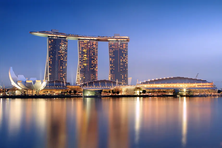 A stunning waterfront district featuring the city’s skyline, luxury shopping, and scenic views day and night.
