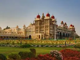 A grand royal palace celebrated for its detailed architecture, heritage, and cultural +importance.